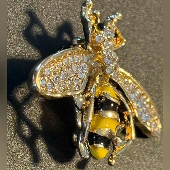 Bee Brooch pin vintage gold tone w/ clear & black rhinestones enamel paint EUC - Picture 4 of 10